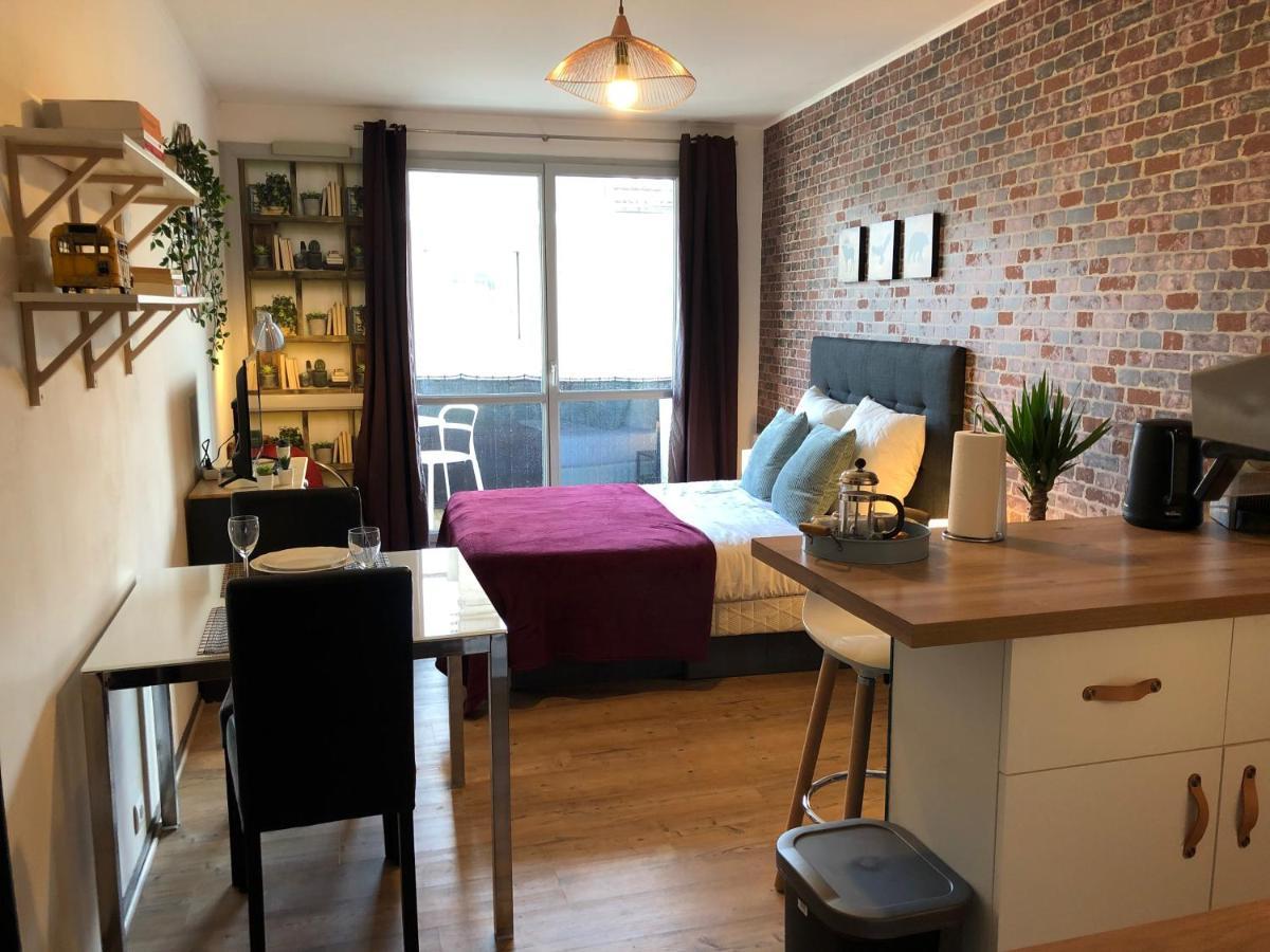 Apartment Avec Balcon & Parking Gratuit - Gare *
