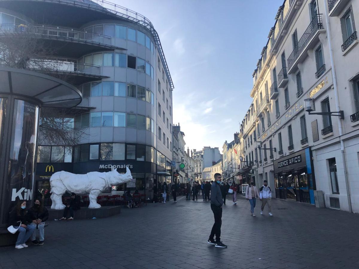 Avec Balcon & Parking Gratuit - Gare Apartment