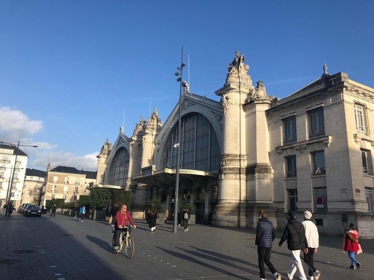 Avec Balcon & Parking Gratuit - Gare Apartment