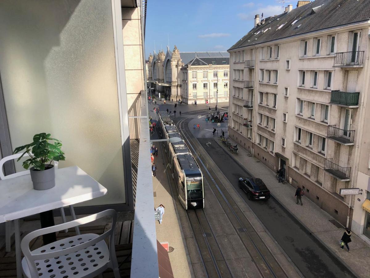 Avec Balcon & Parking Gratuit - Gare Apartment